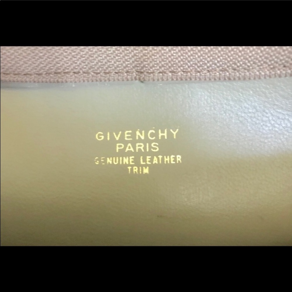 ❤️GIFTED❤️Stunning Vintage Givenchy bag - Picture 4 of 9